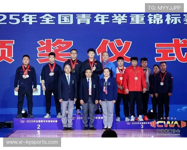 世界举重系列赛中国新秀青年组斩获多枚奖牌国家队储备力量日益充足